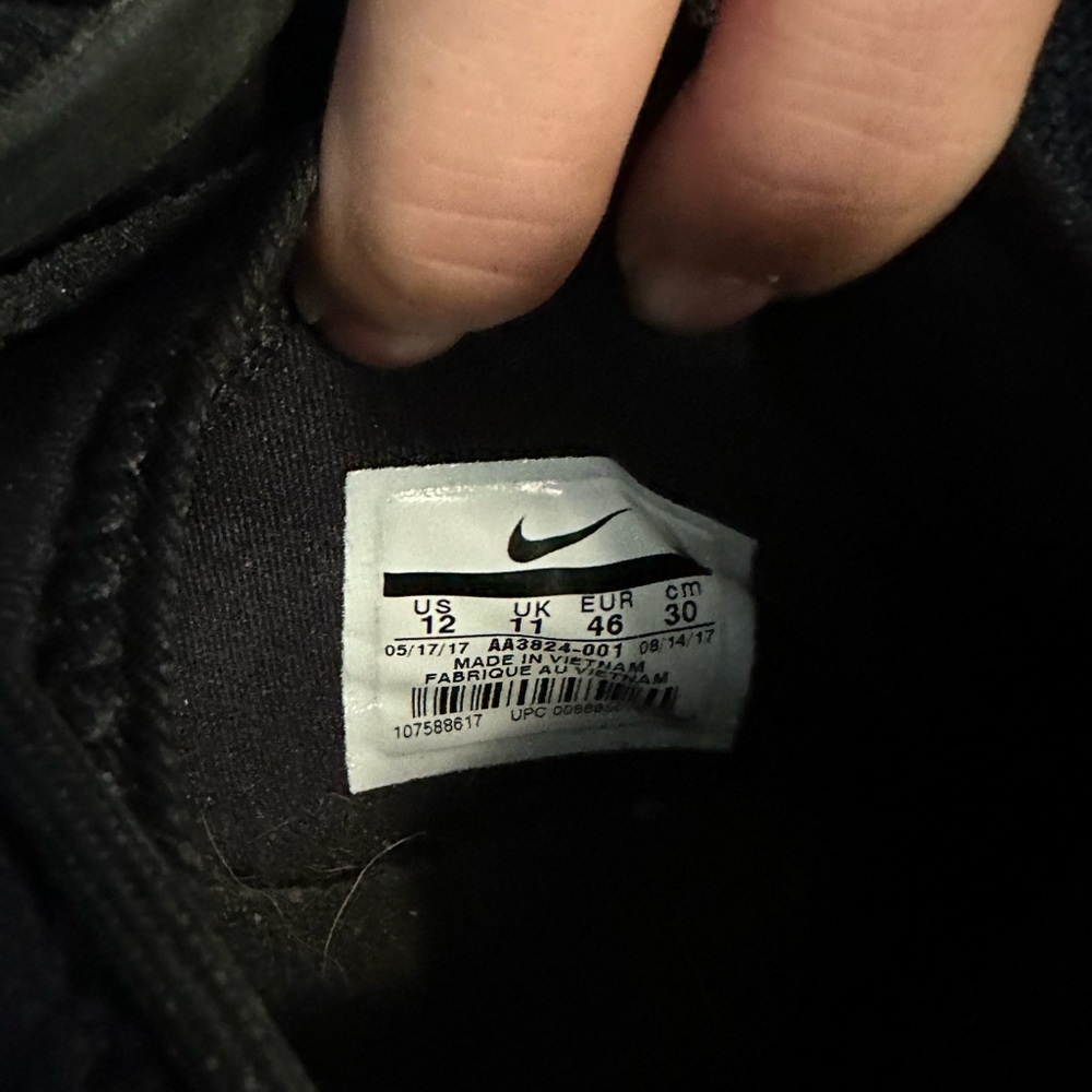 Black Nike sneakers size 12